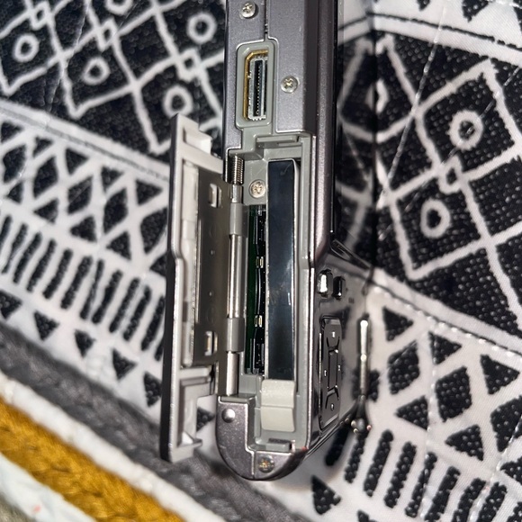 Silver Exilim Digital Camera - Picture 6 of 6